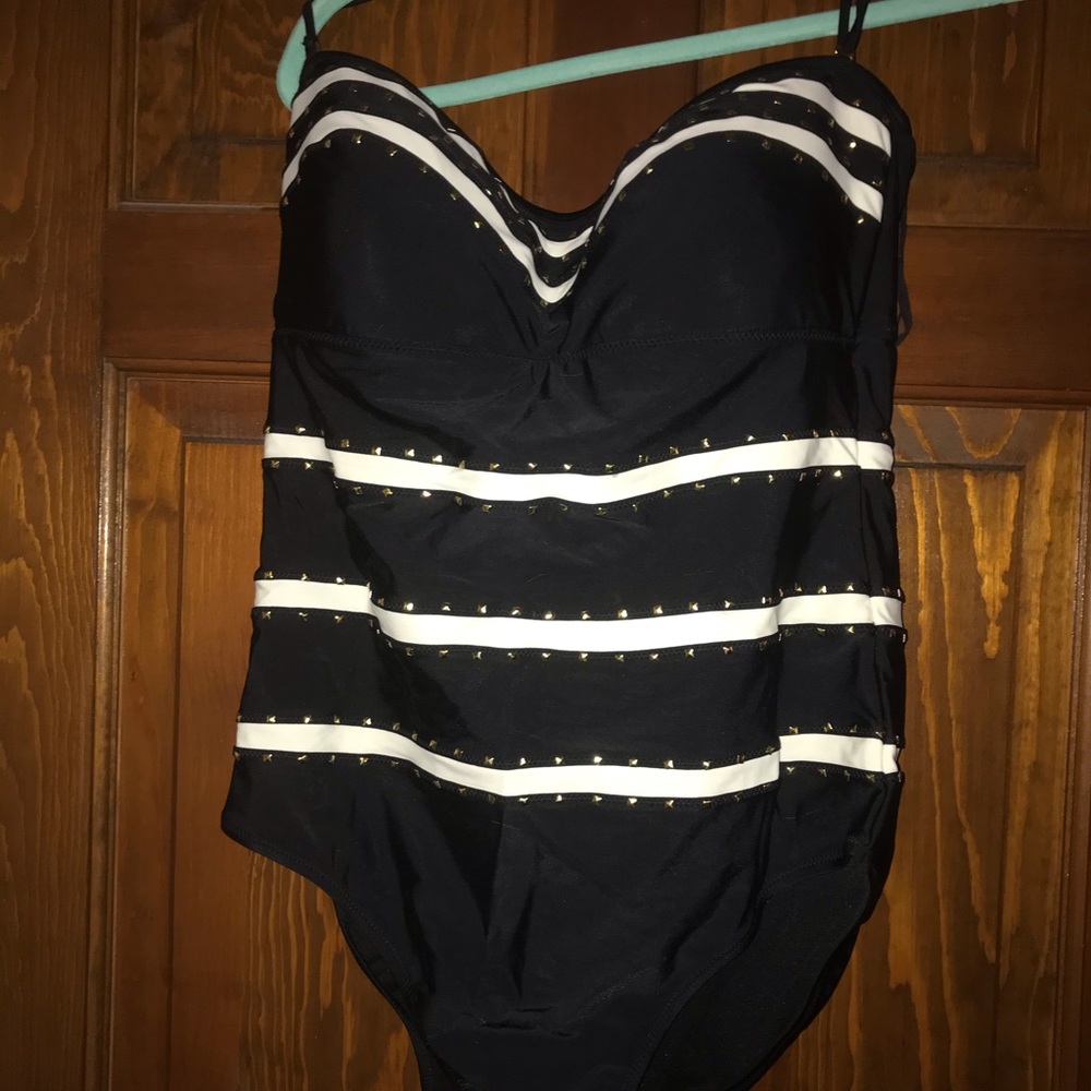Jessica Simpson XL One Piece Swimsuit